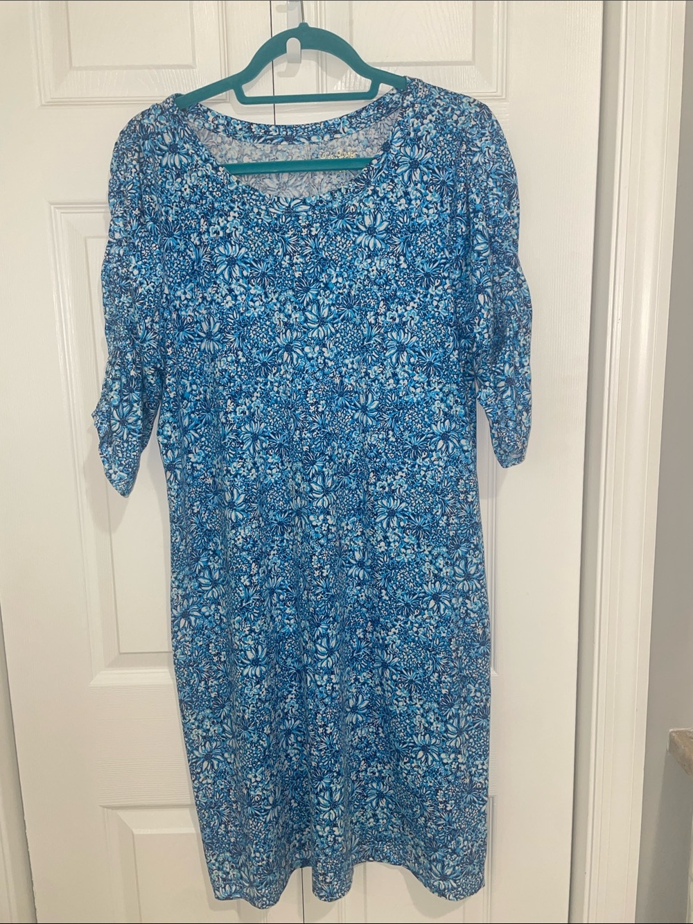 Lilly Pulitzer Blue Floral Dress with 3/4 Ruched Sleeves, size XL